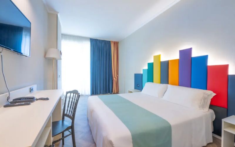 ADMIRAL ART HOTEL